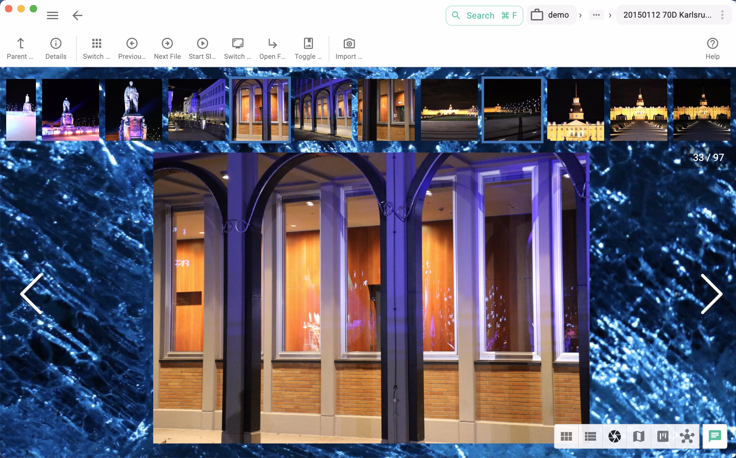 Shows a folder with photos in the Gallery perspective